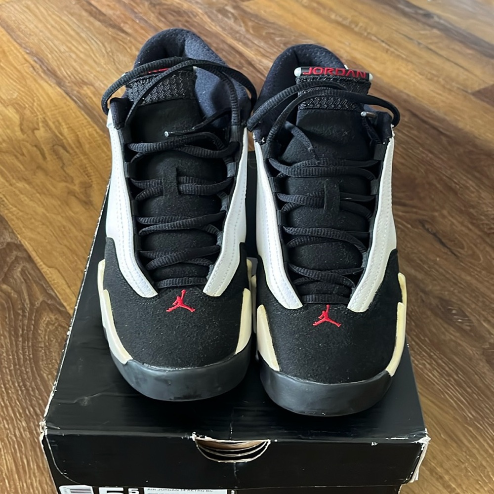 Jordan 14 Retro
Black Toe (2014)